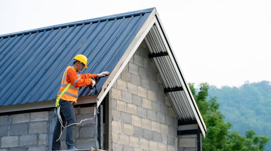 Expert Emergency Roof Repairs services in Dixon, IL